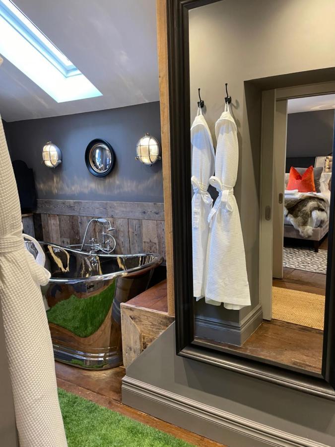 The Cocktail Lounge At Cheshire Boutique Bathhouse Apartment Nantwich Exterior foto