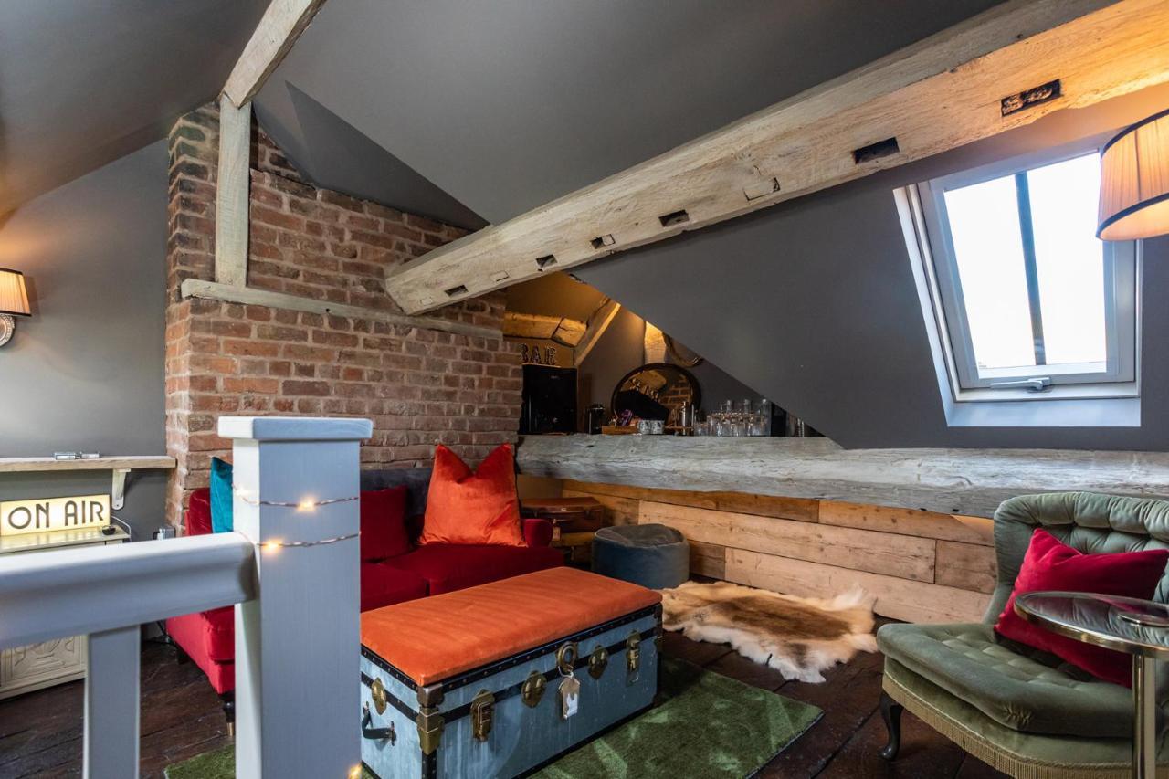 The Cocktail Lounge At Cheshire Boutique Bathhouse Apartment Nantwich Exterior foto