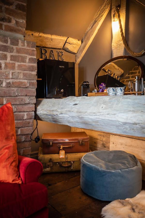 The Cocktail Lounge At Cheshire Boutique Bathhouse Apartment Nantwich Exterior foto
