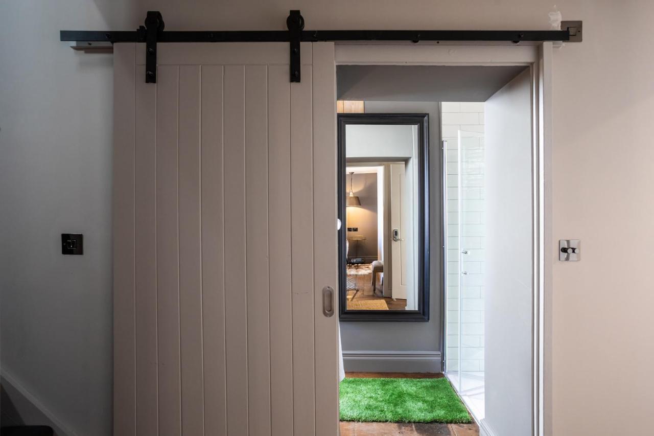 The Cocktail Lounge At Cheshire Boutique Bathhouse Apartment Nantwich Exterior foto