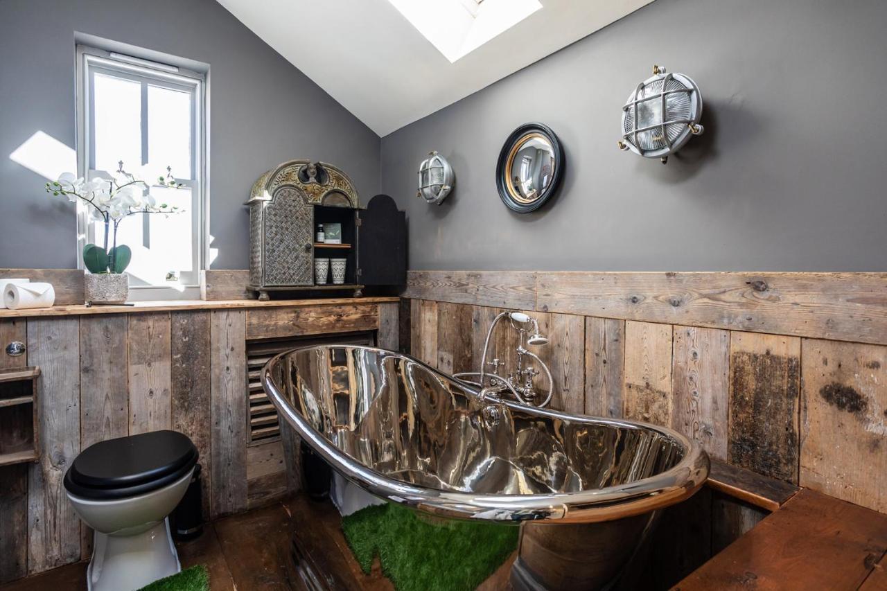 The Cocktail Lounge At Cheshire Boutique Bathhouse Apartment Nantwich Exterior foto